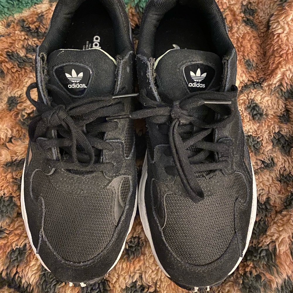 Adidas Falcon